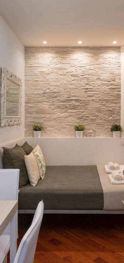 Design District- Navigli Mini Appartamento Via Tortona 66 Милан Экстерьер фото
